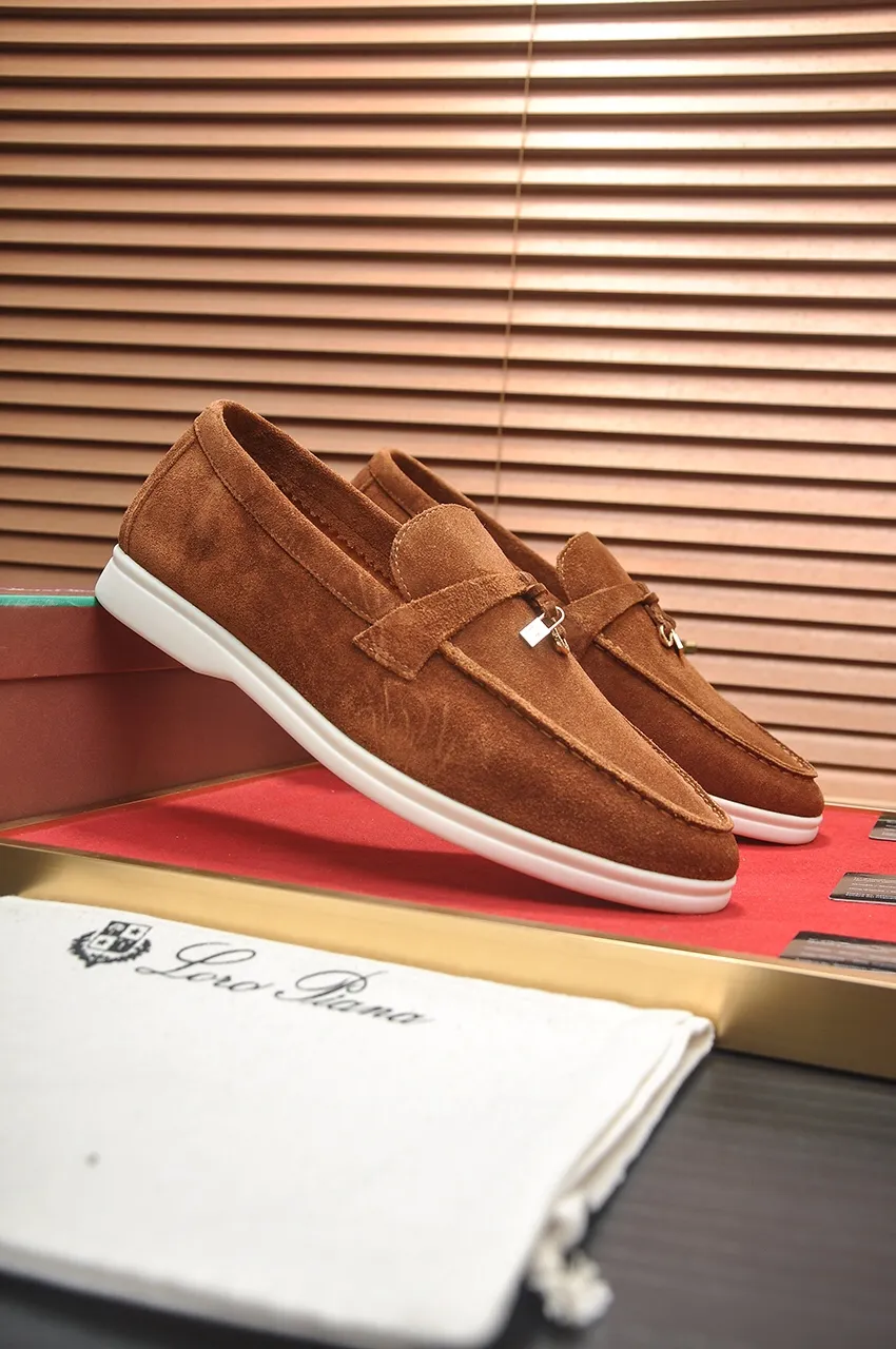 Men's shoes 💰400💶[𝐥𝐨𝐫𝐨 𝐏𝐢𝐚𝐧𝐚] [Couple model] High-end quality, affordable price, LP classic loafers, Italian treasure brand, the only brand that can match Hermès! Only after wearing it do we know that we can’t live up to our feet. Women’s code: 35-40 (customized sizes 34, 41, 42 are non-returnable) Men’s code: 38-44 (customized 45, 46, 47, 48 are non-refundable) Fabric: Customized imported cashmere Lining: Customized imported fetal cowhide Foot: Imported benzene-dyed calfskin Outsole: Exclusive original glass rubber outsole